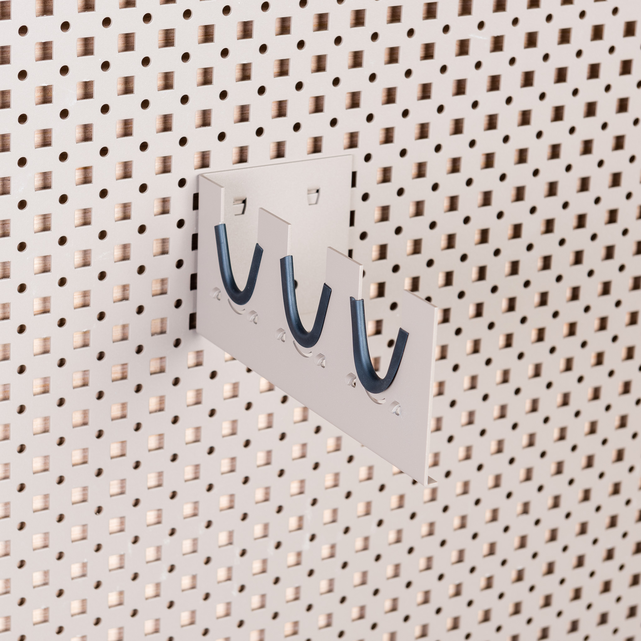 Horizontal Hanger - 3 Rifle Barrels