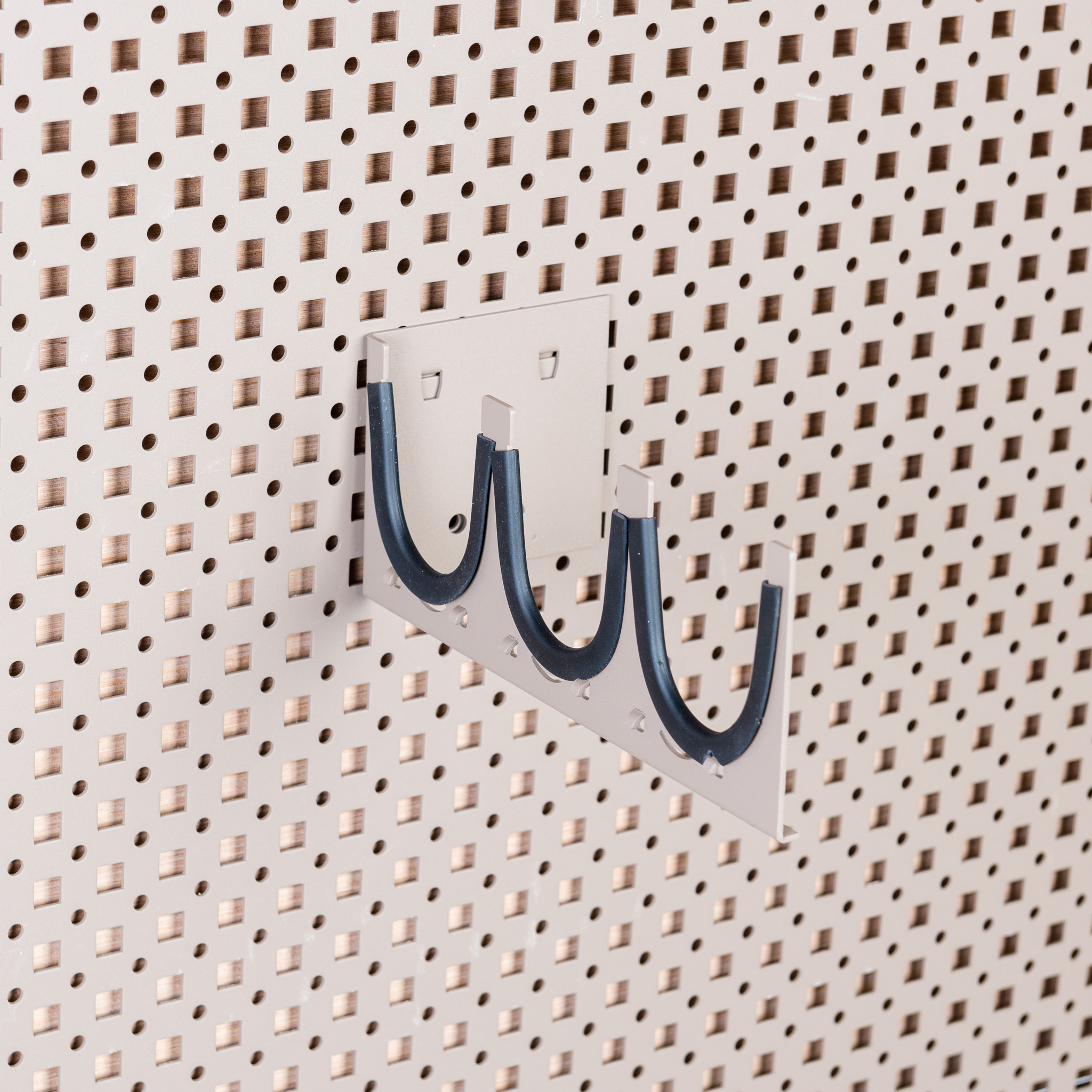 Horizontal Hanger - 3 Rifle Stocks