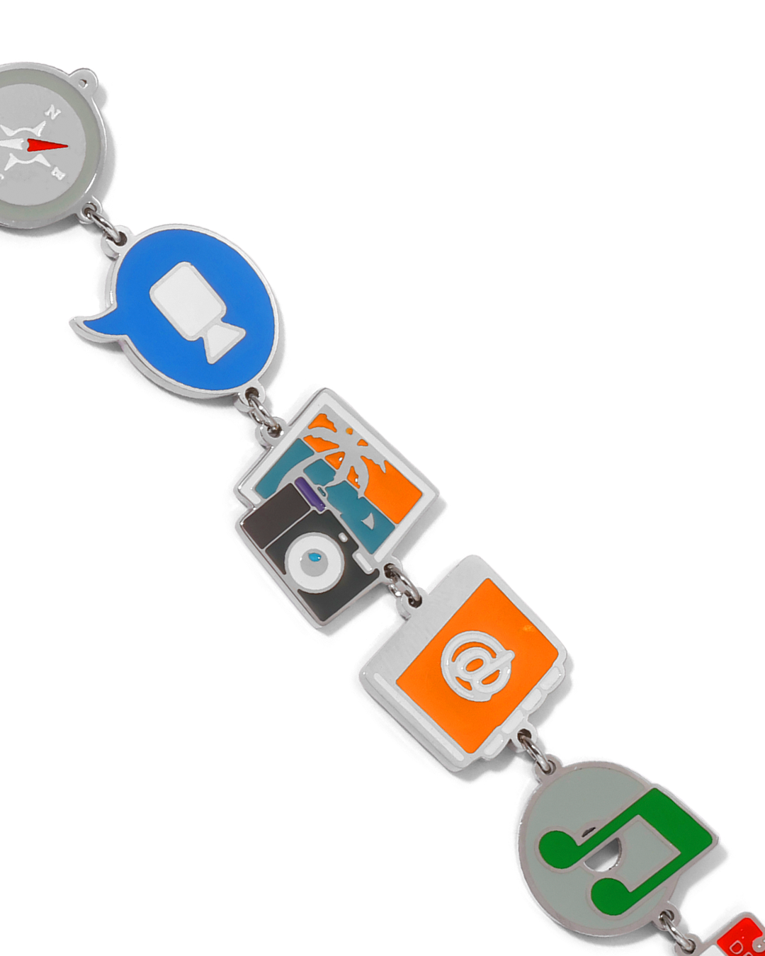 BRACELET DETAIL.png