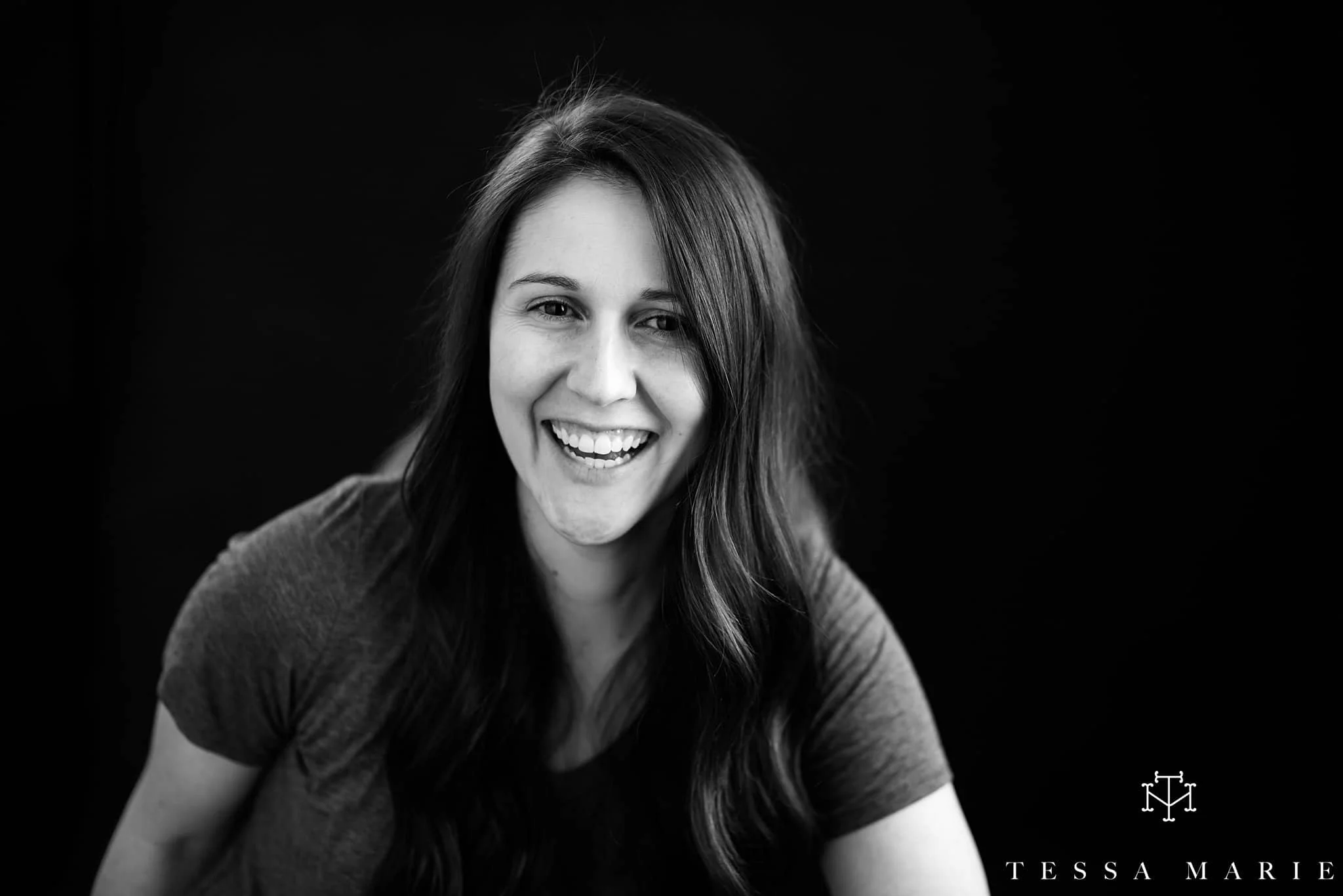 makeup_free_womens_portraits_tessa_marie_studios_no_makeup_empowering_women_0002.jpg