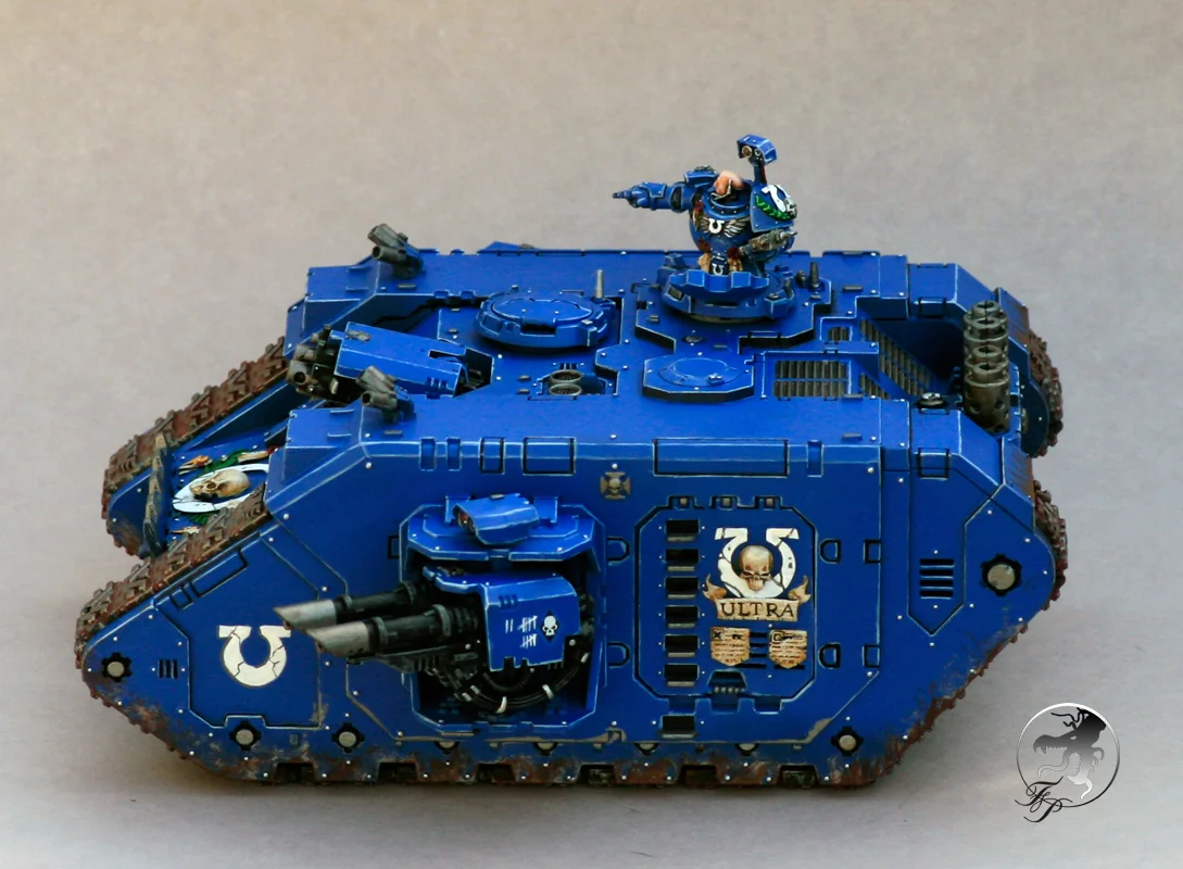ultramarines_landraider_side.jpg
