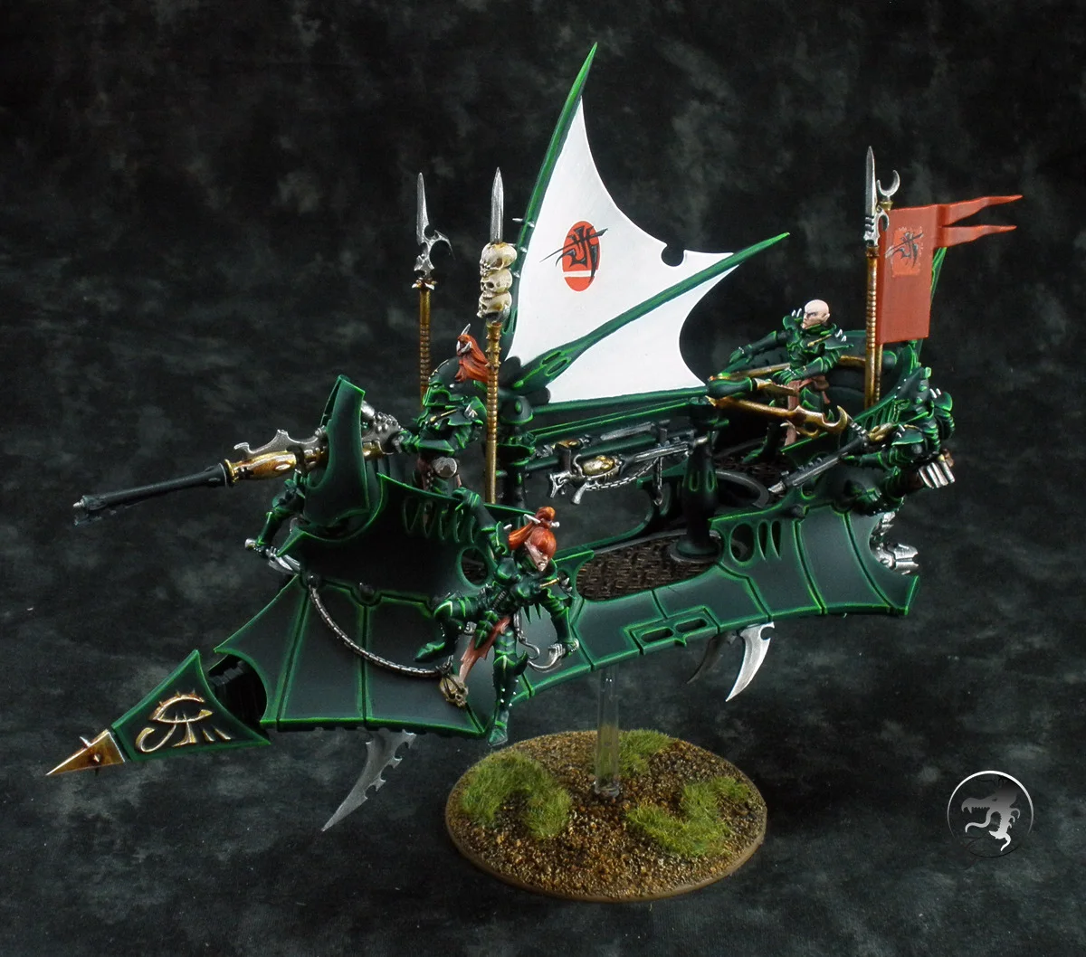 dark-eldar-raider.jpg