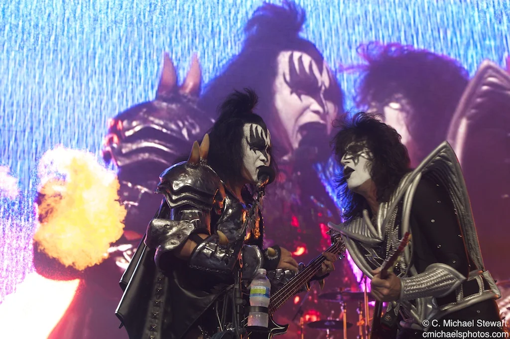Kiss and Motley Crue 3191 (1).jpg