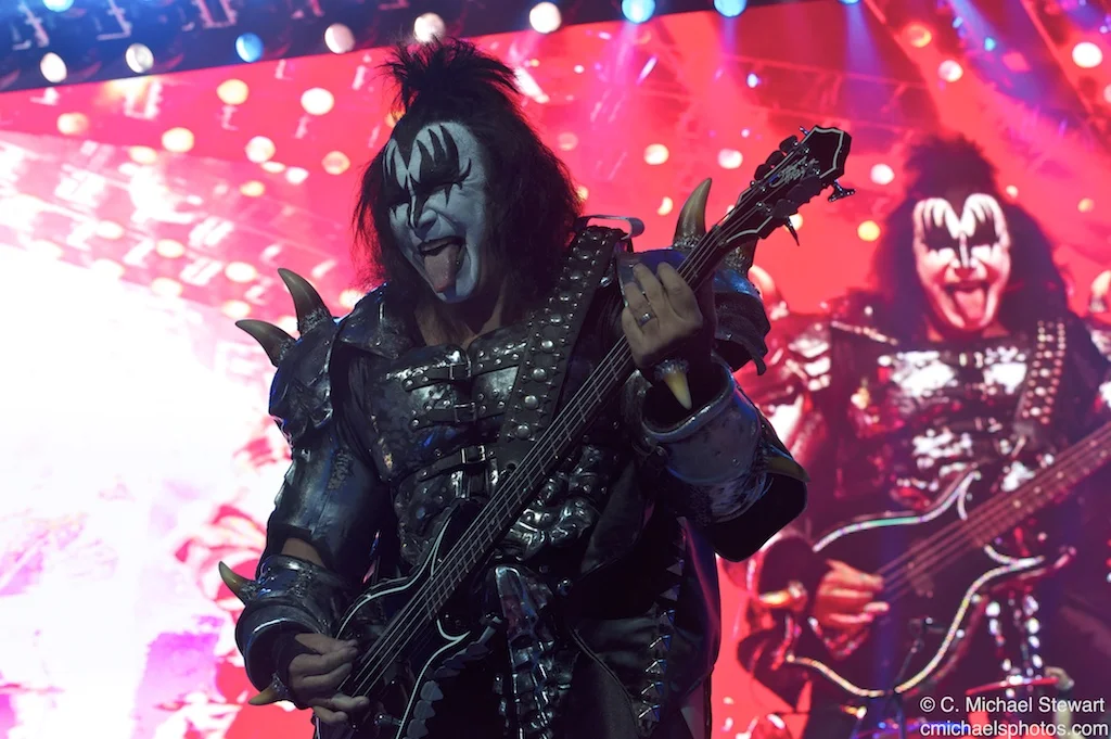 Kiss and Motley Crue 3193 (1).jpg