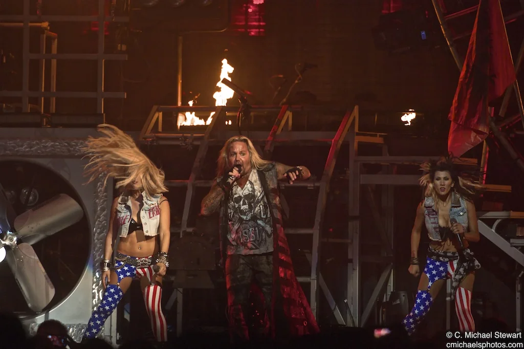 Kiss and Motley Crue 3198.jpg