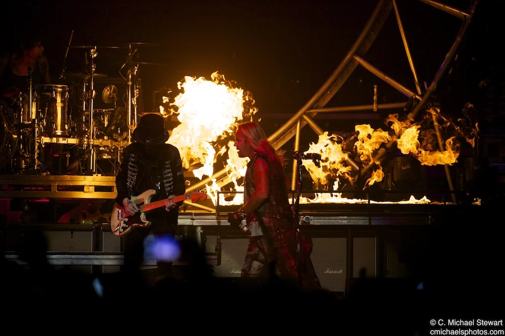 Kiss and Motley Crue 3199.jpg
