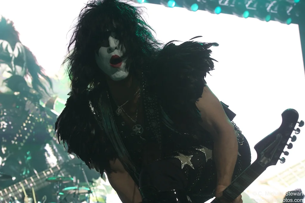 Kiss and Motley Crue 3203 (1).jpg