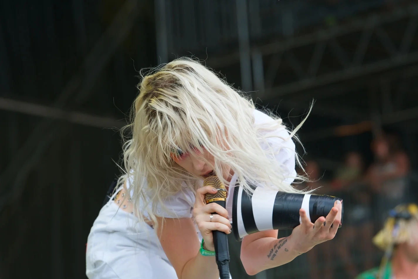 Hayley_Williams of Paramore performing on The What Stage Friday (1).jpg