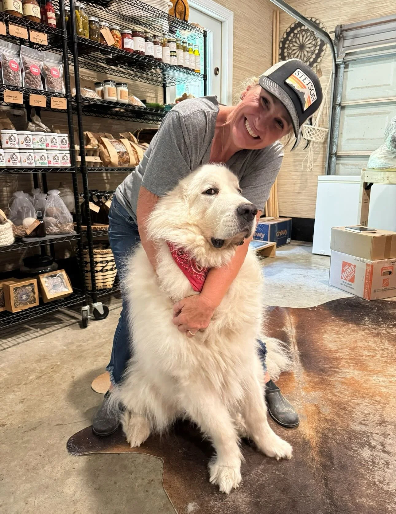 I was able to step away for a few days to visit with my sweet friend Shani Sprague-Fiber, Feather &amp; Fur Farm 👩&zwj;🌾No joke, this gal has more HUSTLE 🏃🏻&zwj;♀️🏃&zwj;♀️&zwj;➡️than anyone I know. We walked her property, I met &ldquo;Willie&rdq