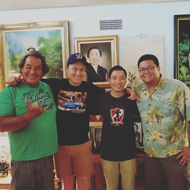 Big thank you to @therealjohnkim and @thesurferartist who came out to do a podcast with us. Keep an eye out for this one, where we talk about surfing, Stoned magazine, and the surfing trend in Korea. Also, check out Stoned magazine where a Flip was featured!! #koreanamericanheritagepodcast #koreanamerican #kahp #stonedmagazine #koreanamericansurfing #koreansurfing #ineededadictionarytokeepupwiththelingo #koreanamericanhistory