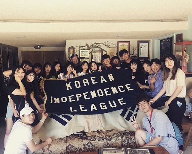Extremely fashionable, "V" signs in the air, perfect posing? MUST BE KOREANS IN THE BUILDING!
Namseoul University students came to visit today. Coming to Flip's house is incredible because he has literally thousands of primary sources for all of your Dosan needs. And look, the 100 year old flag made another appearance 🇰🇷🇰🇷🇰🇷
If you havent learned about Dosan and his teachings, tune in to our podcast. They were truly ahead of their time.
#dosan #dosanahnchangho #korea #koreanflag #koreanindependence #도산 #도산안창호 #남서울대 #flipblendsinwiththe20yearolds