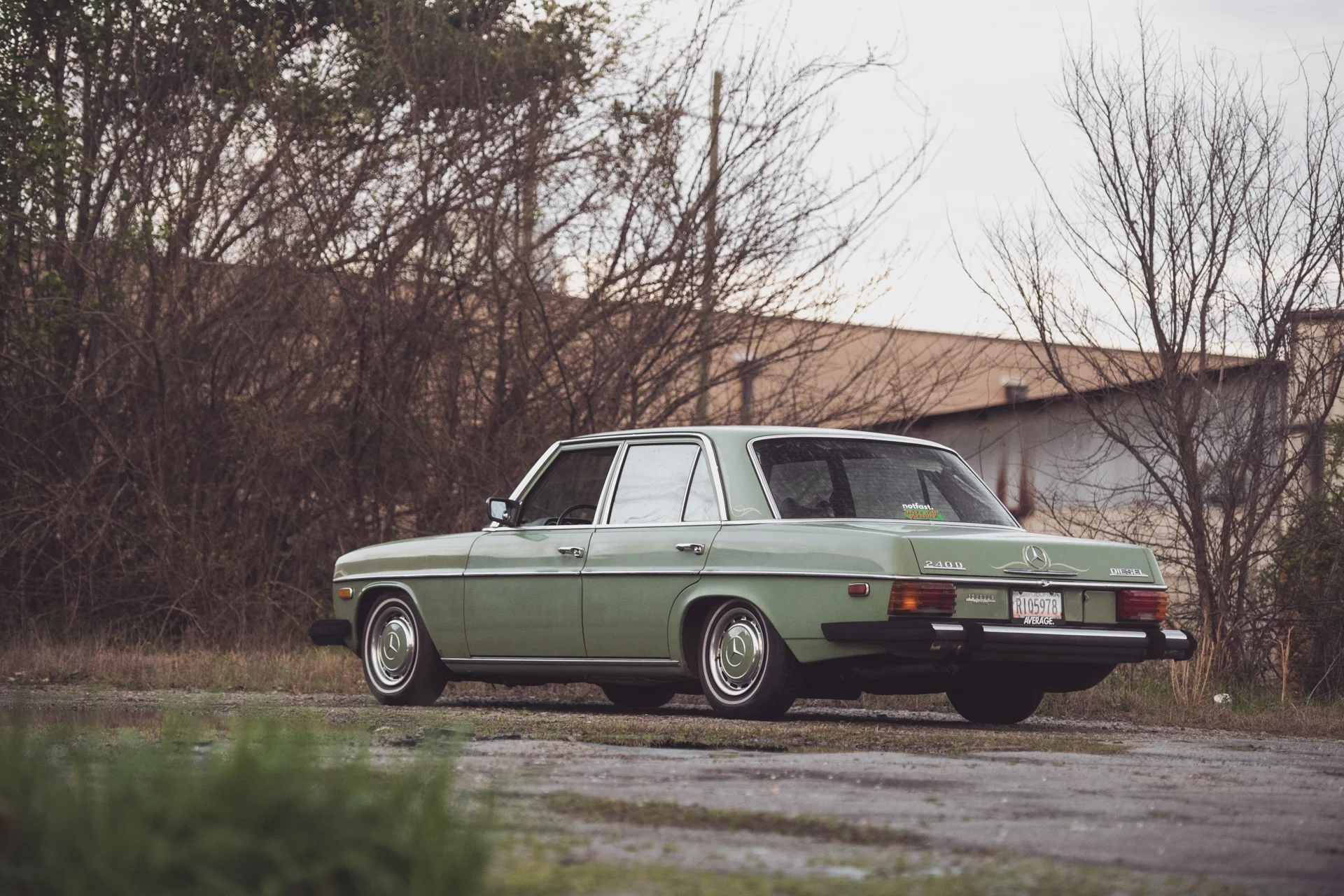 Mercedes240-13.jpg