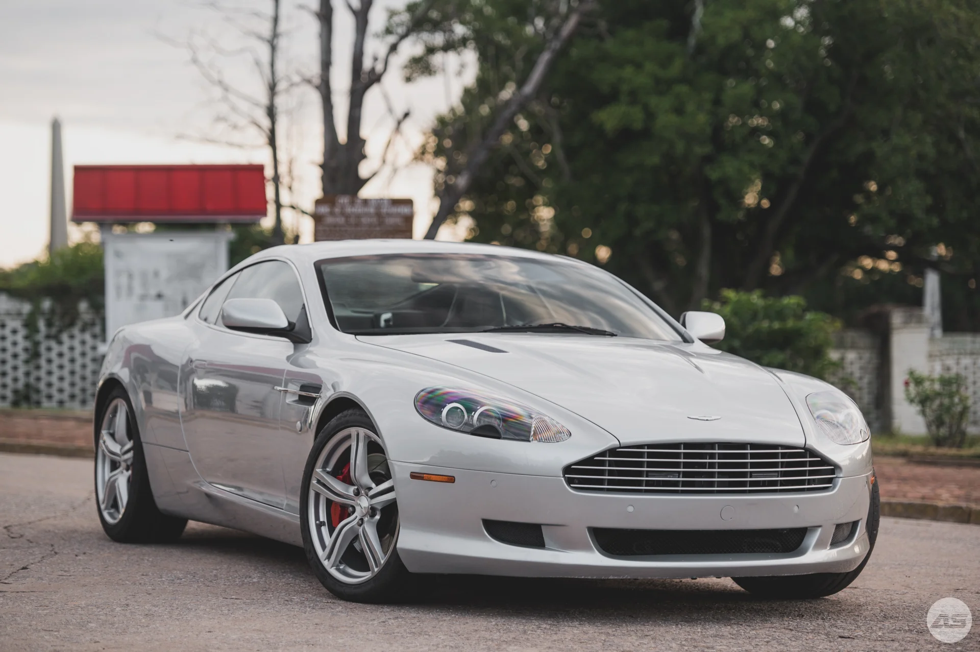Aston-2.jpg