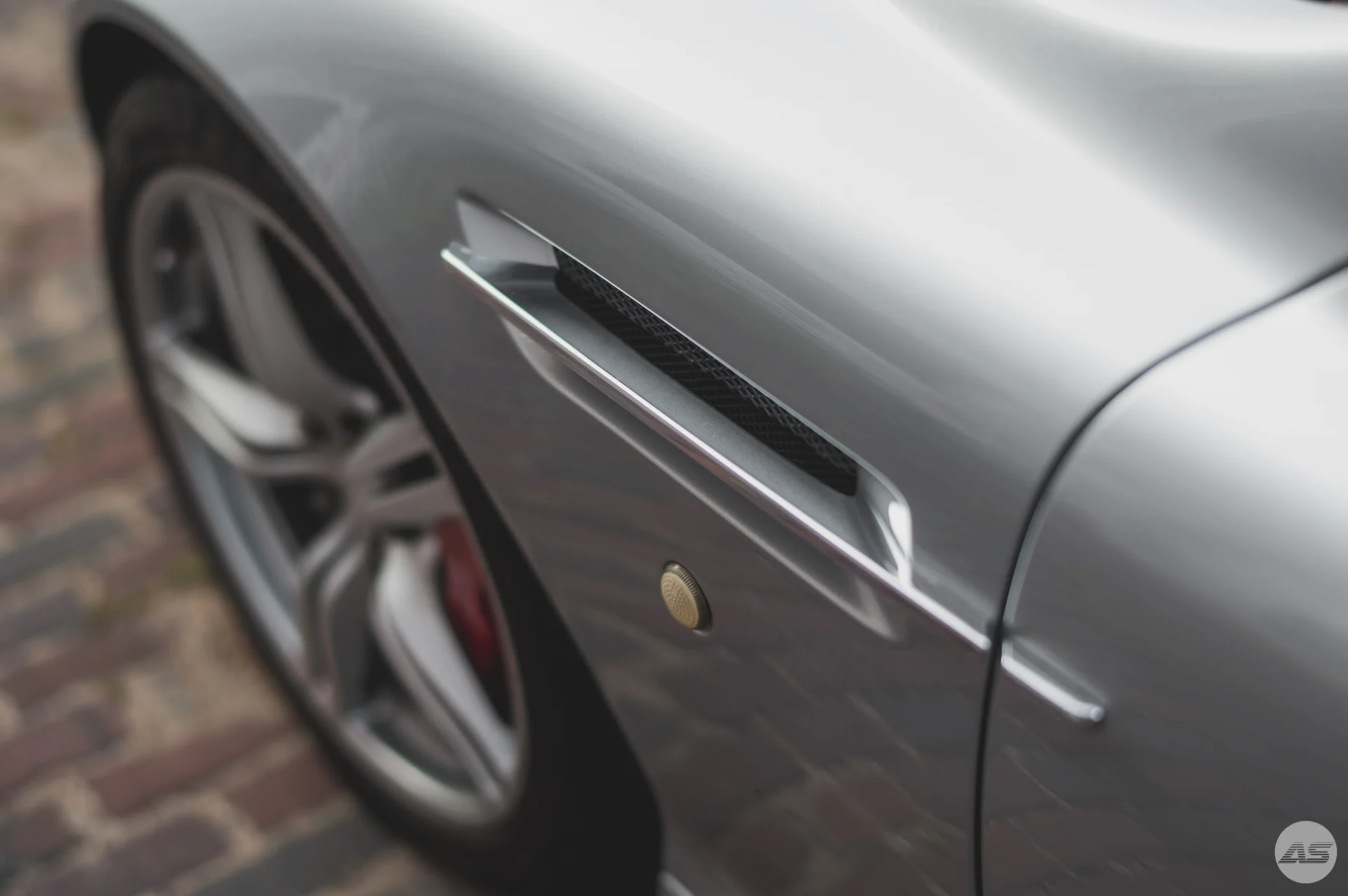 Aston-25.jpg