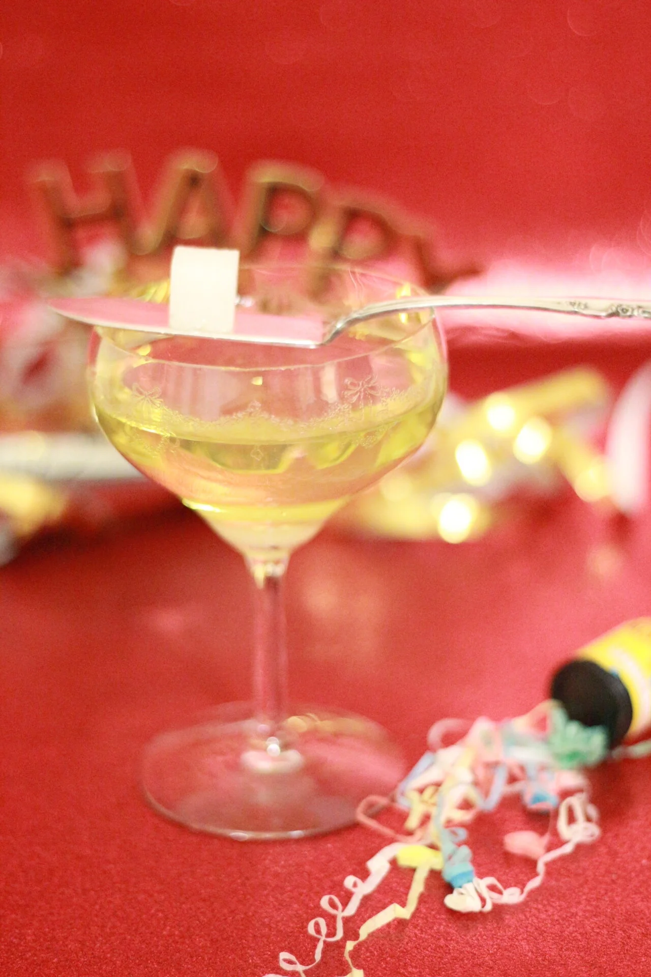 Add Some Pizzazz to Your New Years Pop (Fizz! Clink!)