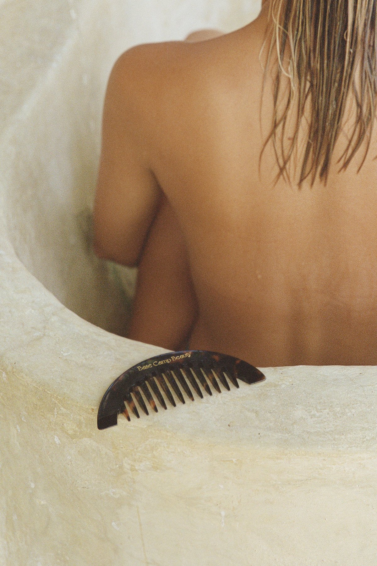 basecampbeauty-hero-ariarne-p-1200x1800-v1-000032130016-ariarne-crescent-comb-tortoise.jpg
