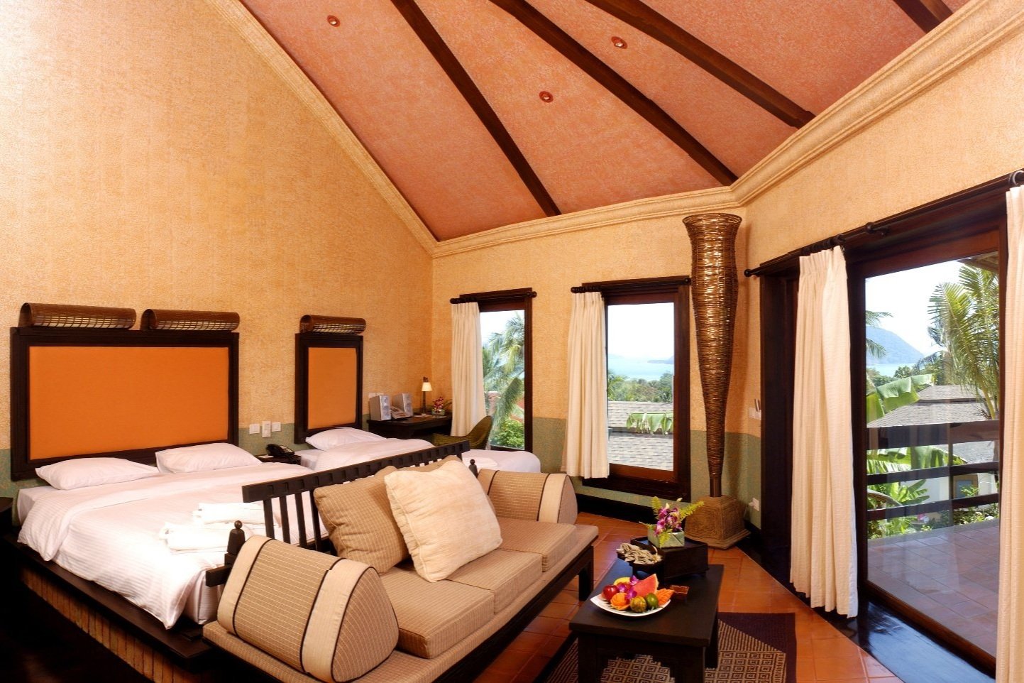 Phuket+Resorts%2C+Mangosteen+Resort+and+Ayurveda+Spa+Deluxe+Jacuzzi+Villa.jpg