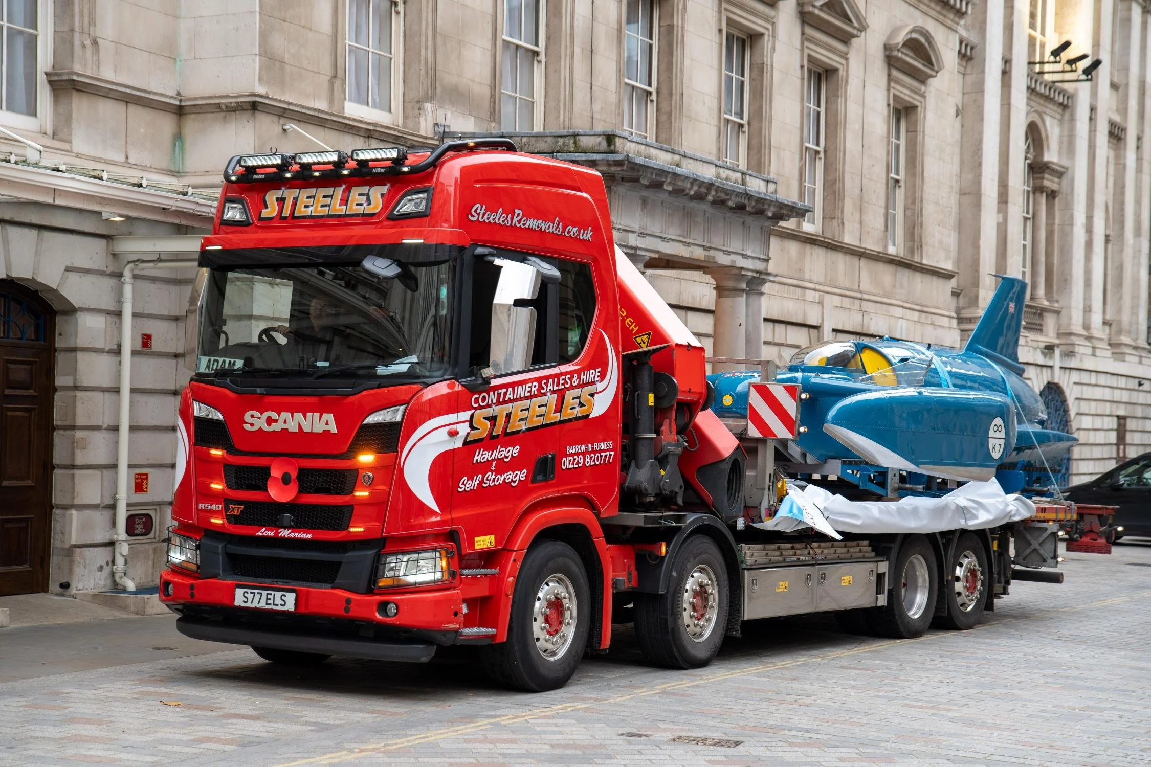 Bluebird K7 outside of Mansion House.JPG