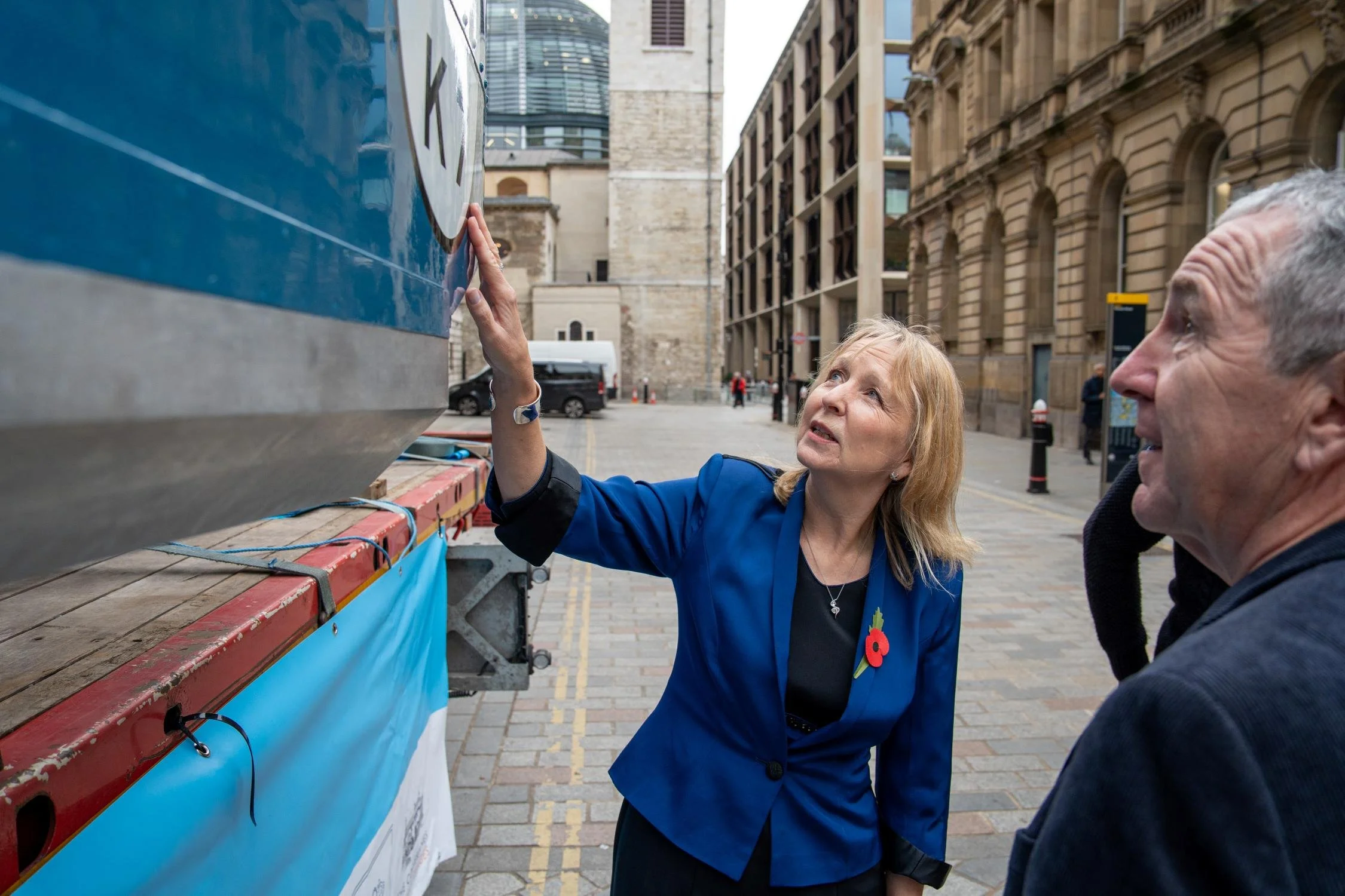 Lady Mayor Elect, Dame Susan Langley DBE admiring Bluebird..JPG