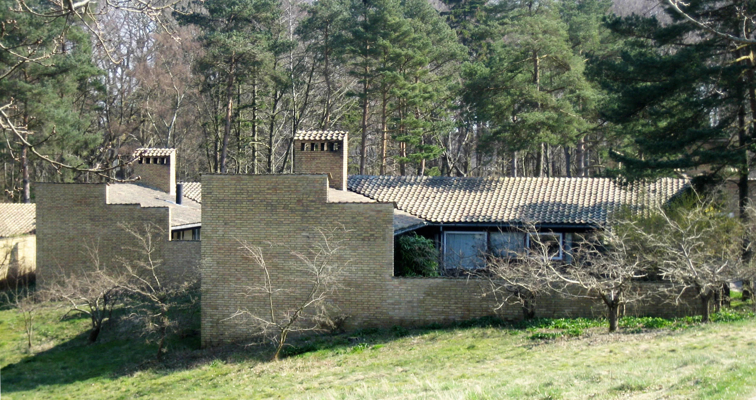 Fig 5. Kingo Houses, Helsingør, Denmark, Jørn Utzon. Photograph by Jørgen Jespersen