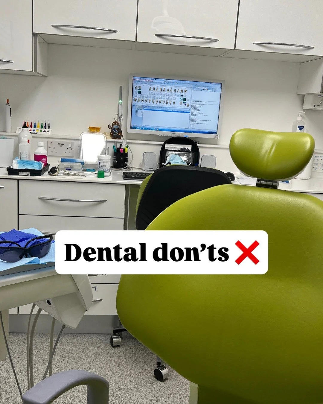 Dental Don'ts β¬οΈ
β Charcoal Toothpaste
Looks trendy, but can wear away enamel. Stick to fluoride toothpaste instead
β Mail-Order Aligners
No in-person checks is a big risk. Hidden issues can go untreated
β Brushing Harder
Hard brushing = damaged g