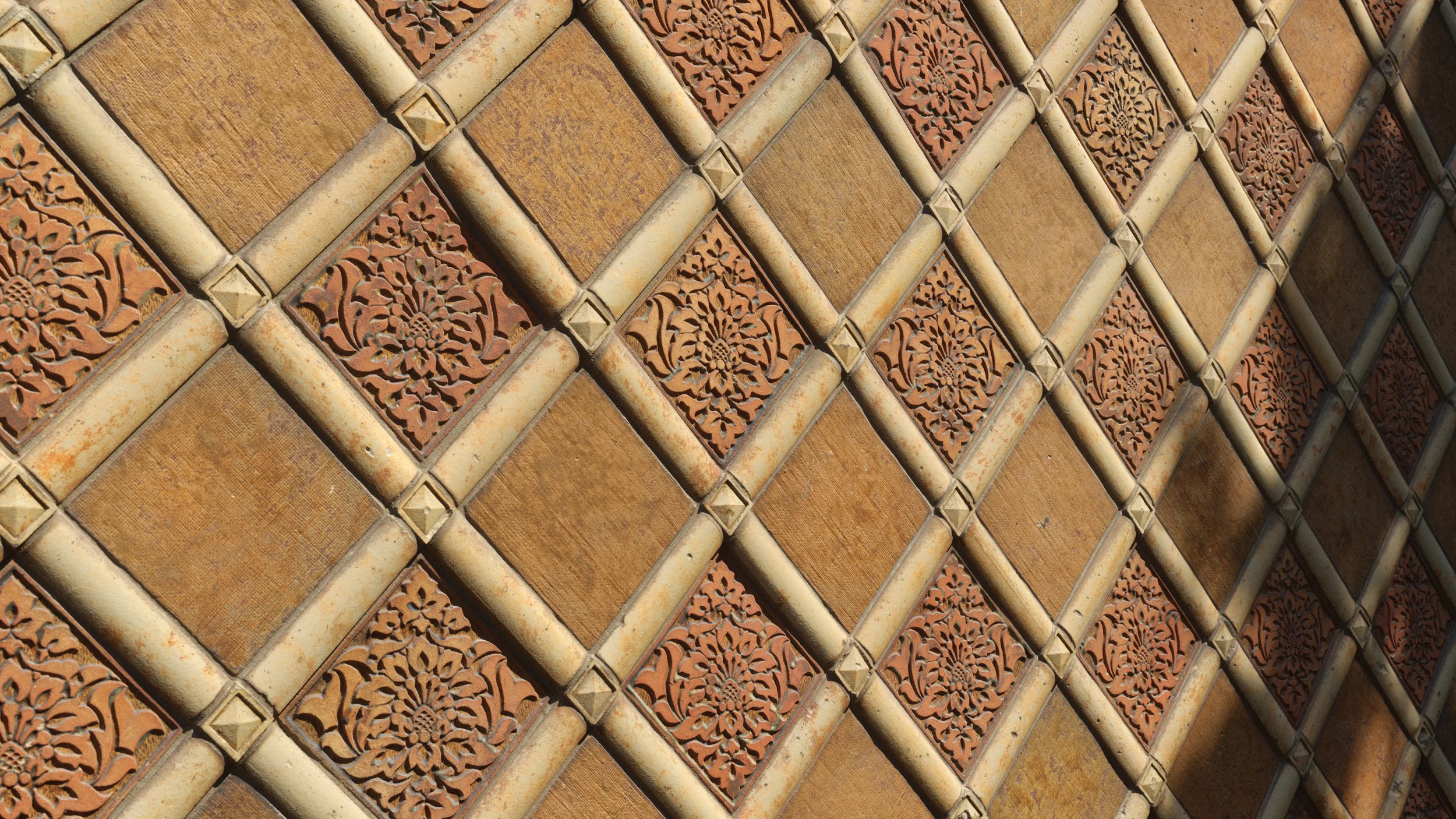 TexturesCom_Ornate_Wall_header3.jpg