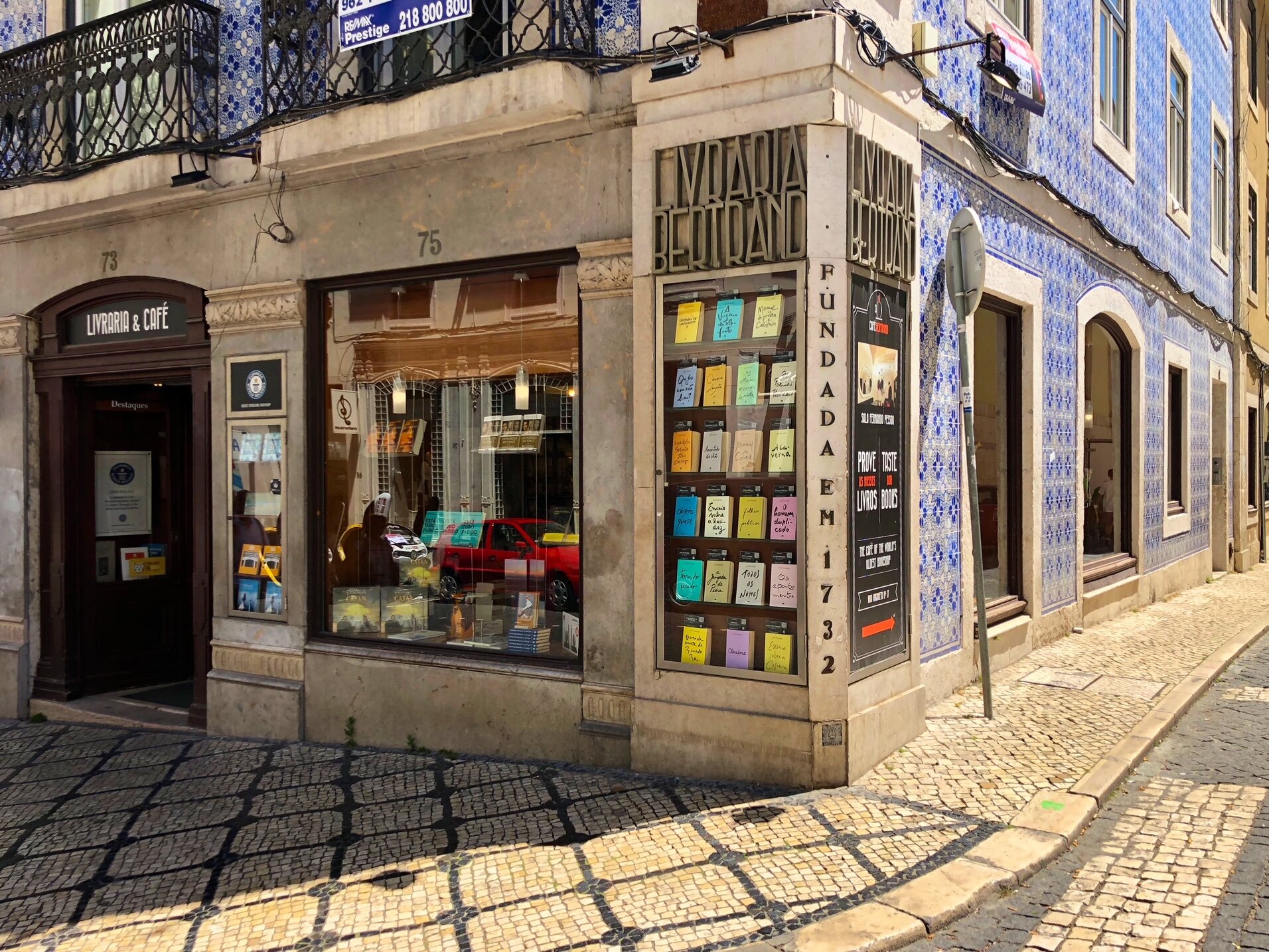 Livros em Português - Mapas de Portugal - Bertrand Livreiros - livraria  Online
