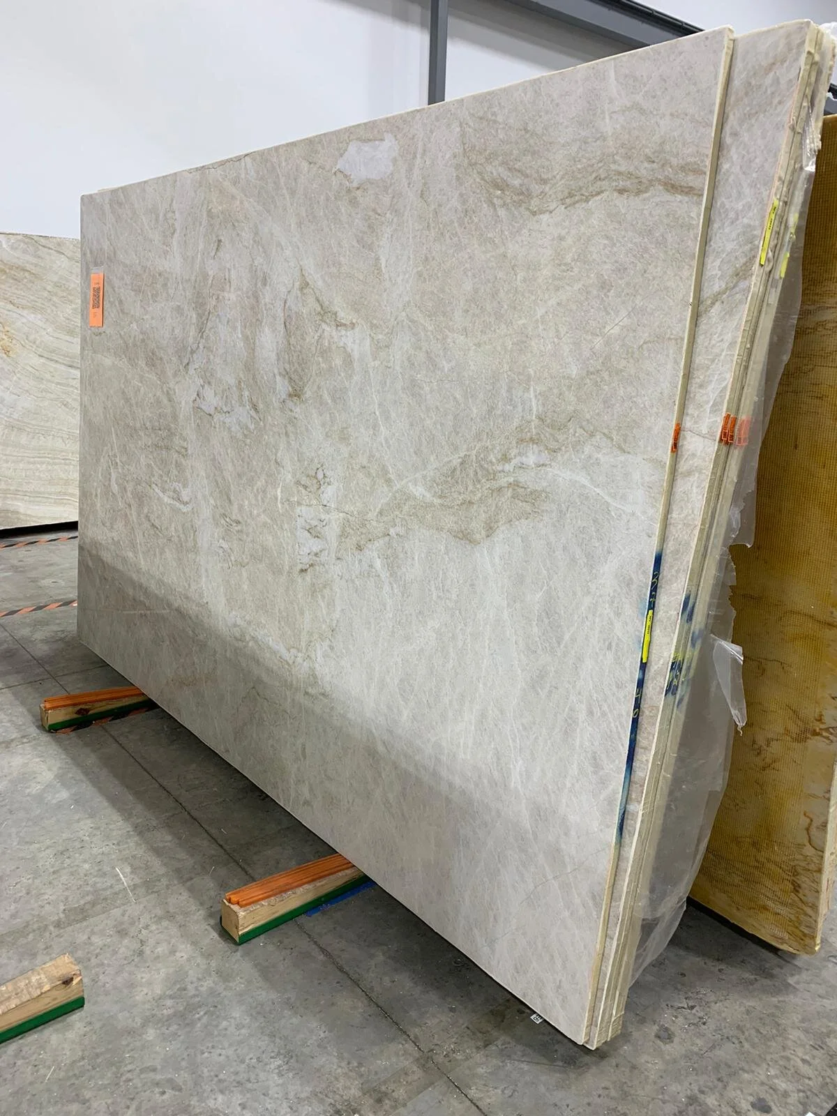 2FB2DD4F-D65F-4E17-8AA5-E007FF409402