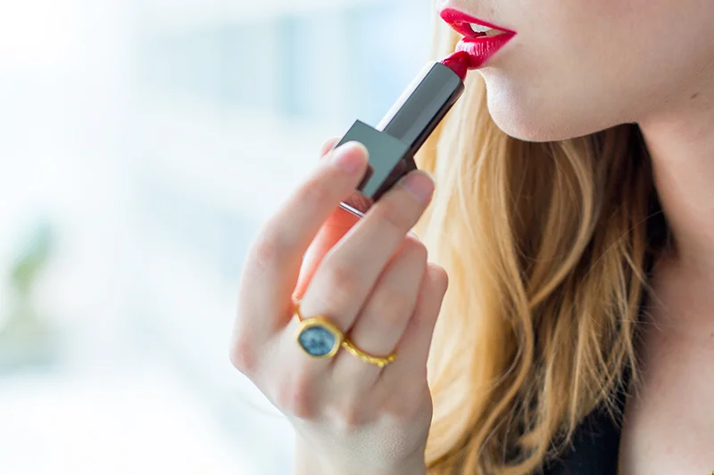 Burberry Kisses, Military Red