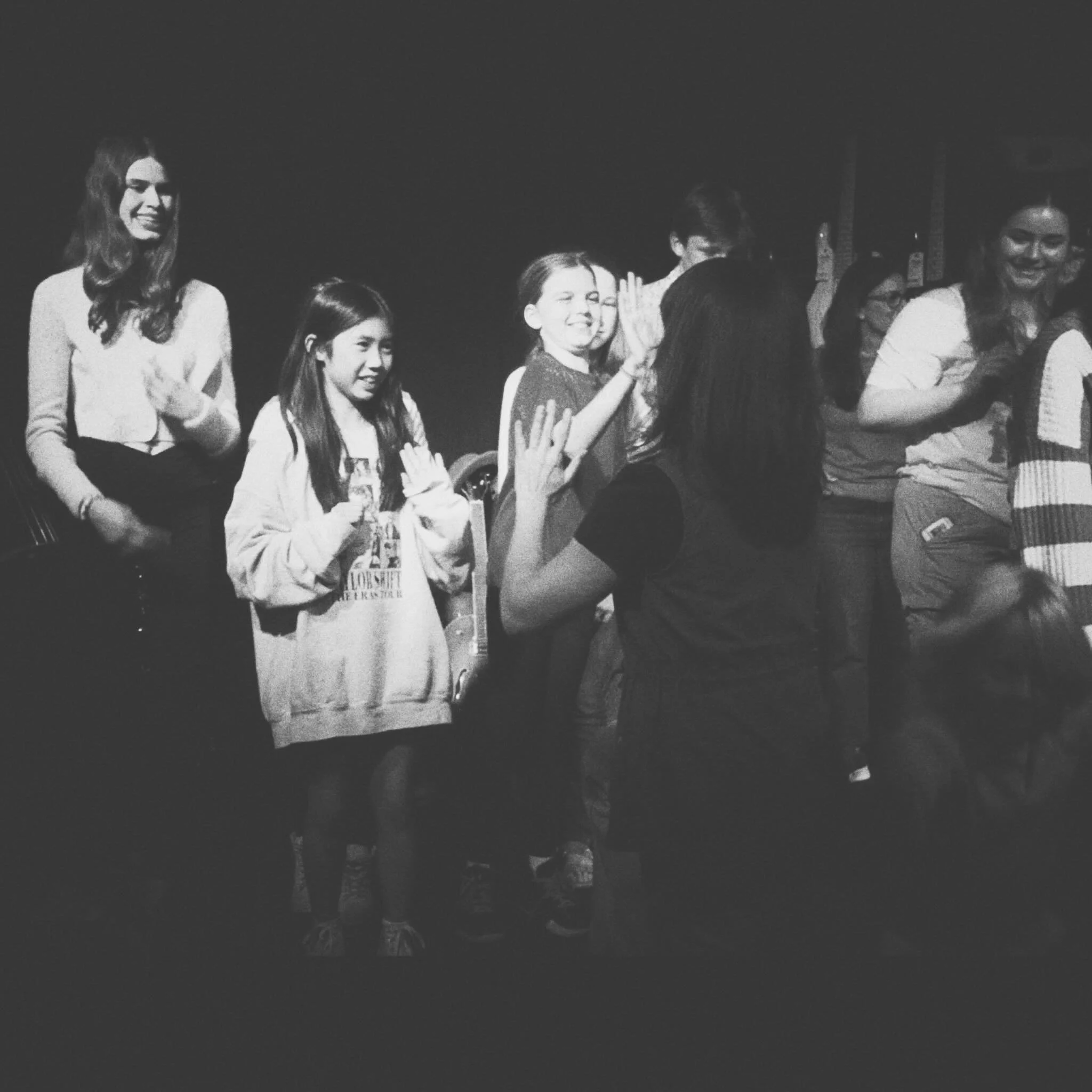 Post-recital highs and hi-fives 🫶🏼✨👏🏼 So proud of you all!!! 🎙️🧡
.
.
.
.
 #musiclessonsmarin #musiclessons #pianolessons #ukulelelessons #voicelessons #onlinemusiclessons #driftsong #bayareamusicians #bayareamusiclessons #marinmusiclessons #mus