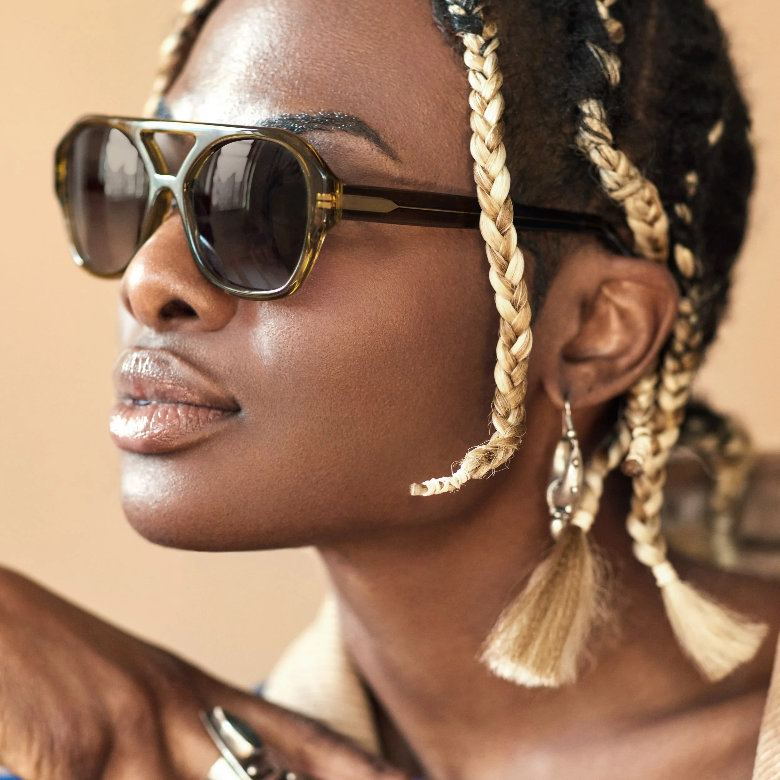 Our CHIYO aviators in Zumi. Unexpected, expressive, and energetic. An olive-chartreuse acetate paired with an inky, double gradient grey lens. Zumi plays with contrasts: vivid yet grounded, playful yet restrained. 

Model: @nicholawola 
Photographer: