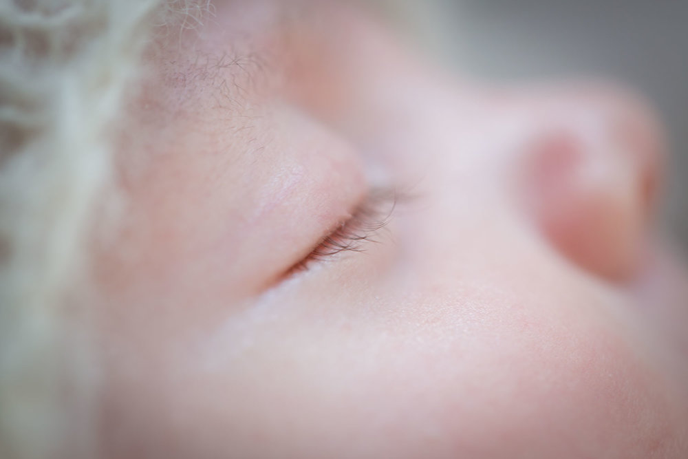 les cils de votre enfant en photo