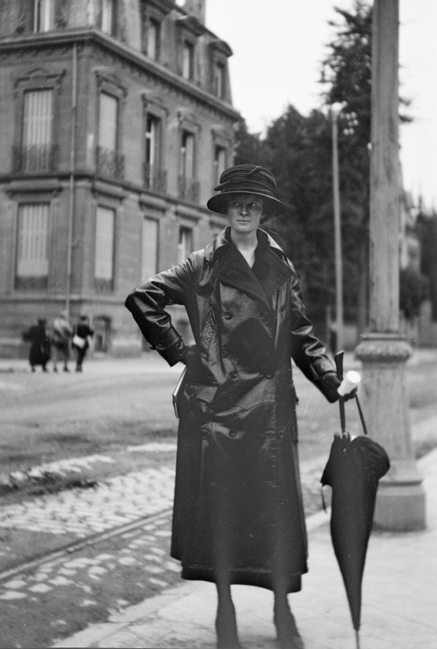 Helen Frick with Umbrella, New York, Frick Collection. Photo:Courtesy of The Frick Collection/Frick Art Reference Library Archives