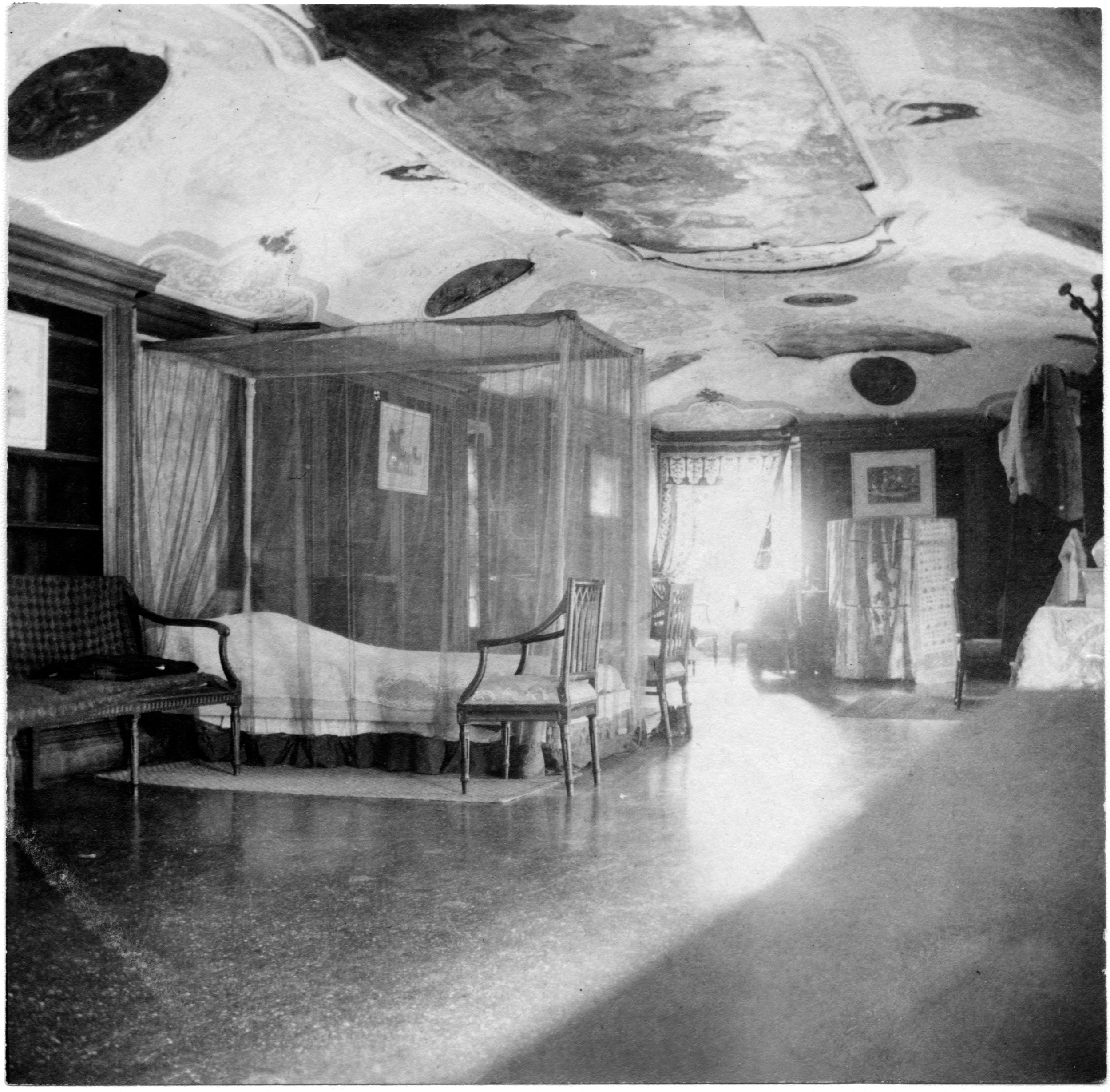 Isabella Stewart Gardner, Bed in the library of the Palazzo Barbaro, from Photograph Album, 1892, Boston, Isabella Stewart Gardner Museum. Photo: Isabella Stewart Gardner Museum, Boston.