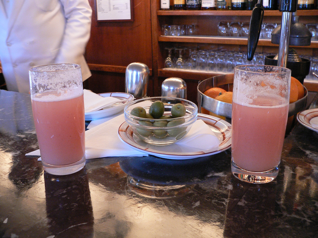 Bellinis at Harry's Bar, 2008, Venice. Photo: Lee Coursey.