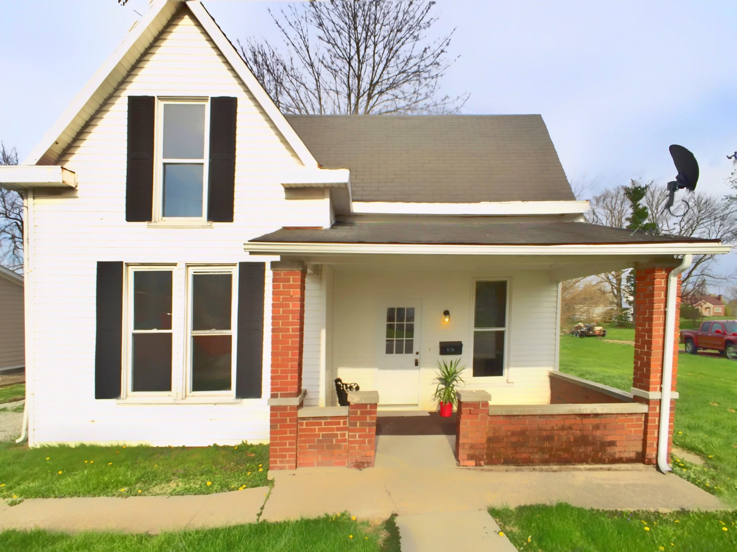 SOLD !!  STOP PAYING RENT  !3-4 BEDROOM CUTE HOUSE  OSGOOD, INDIANA