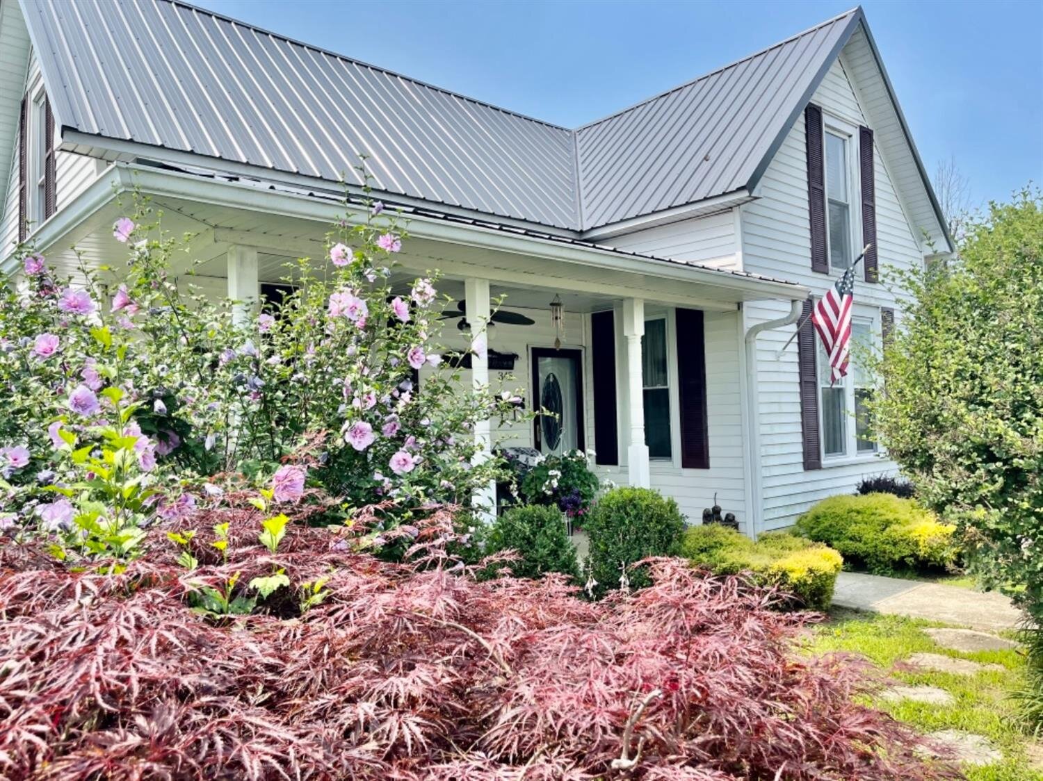 SOLD !!NEW LISTING !! CLASSY UPDATED 1840 SQFT CLASSIC HOME ON 2 CITY LOTS IN TOWN OF OSGOOD, IN