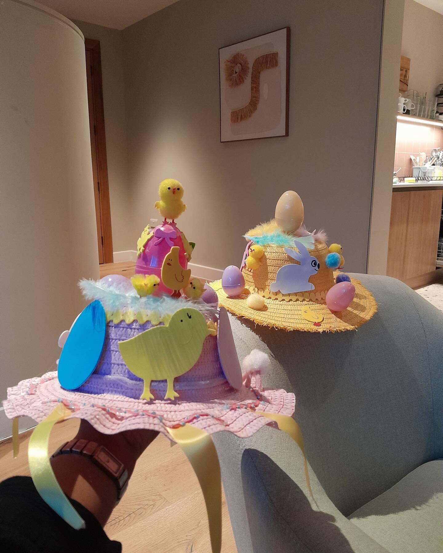 🐣🐣🐣Easter Bonnet making competition at Hope Street over the weekend. Beautiful entries from women and their children!🐰🌞🌷🌿

#Easterbonnet #artsandcrafts #Spring #Easter #HopeStreet #ostredesigningjustice