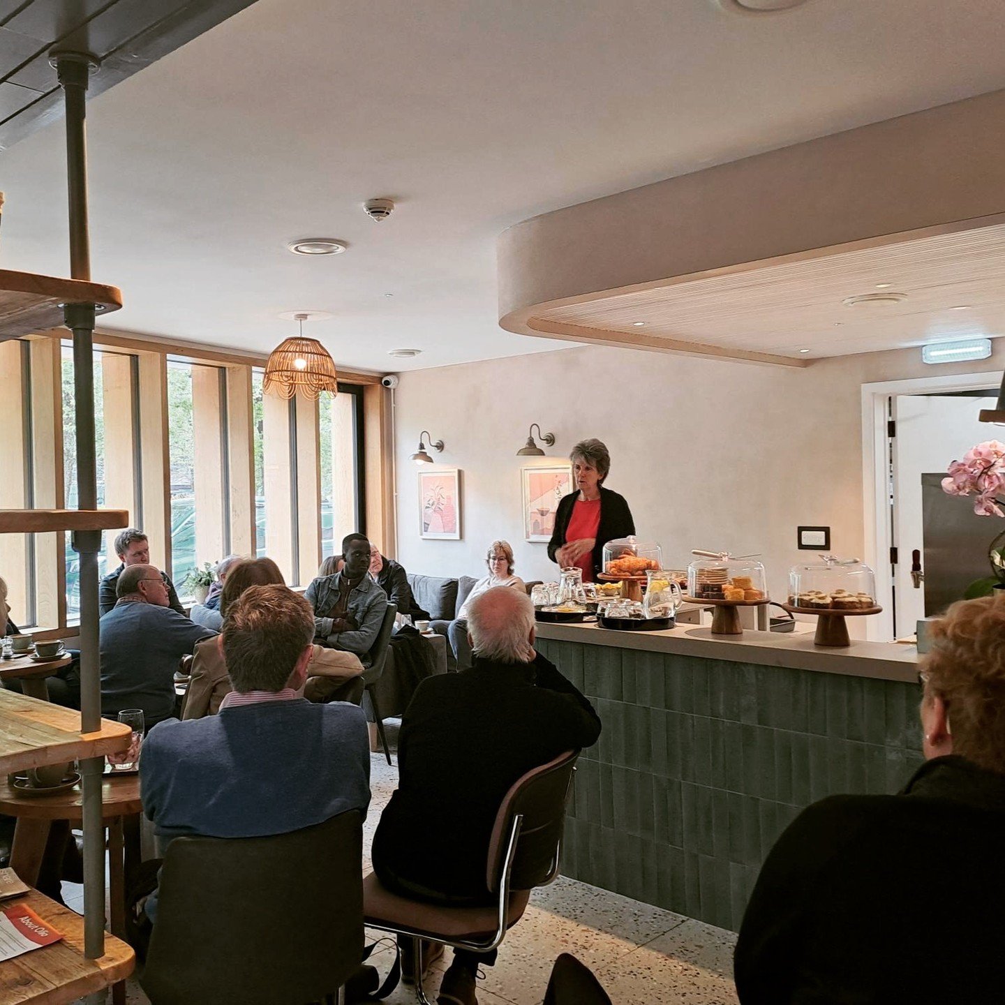 Last week we were delighted to host @winchrotaryuk and share more about #HopeStreet with them - as well as treat them to some of the amazing food we've been making in the kitchen! Thank you Winchester Rotary for your support!🙌 

#HopeStreet #traumai