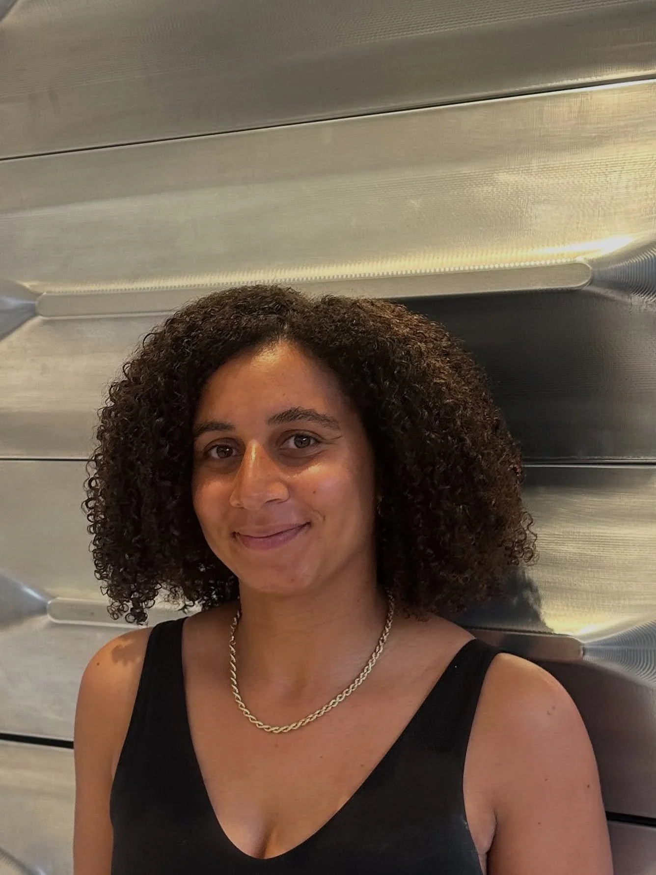 Swipe for the before 

I wanted to boost hydration and have a soft definition so I opted for a curl serum to help marry the varying curl patterns 

Have you tried a curl serum before?

Products
@davines_uk  Oi Shampoo &amp; Oi Conditioner 
Styling pr