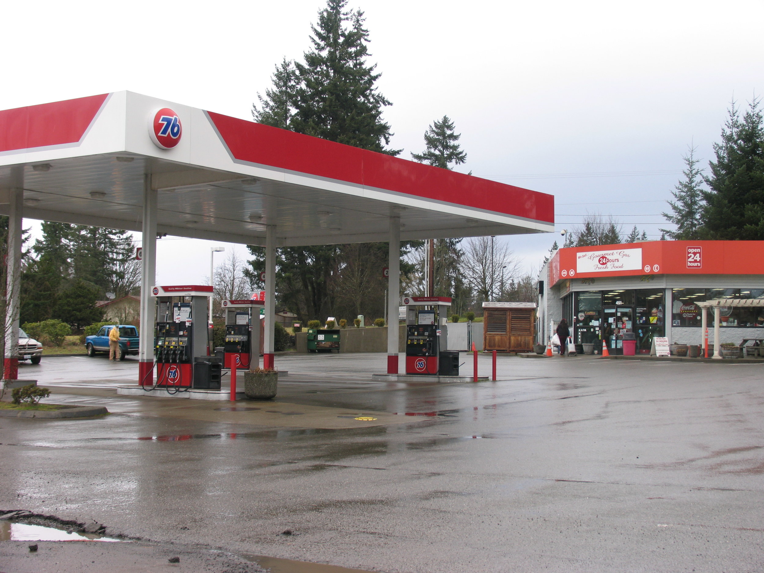 76 Station South Kitsap Boulevard, Port Orchard, WA.JPG