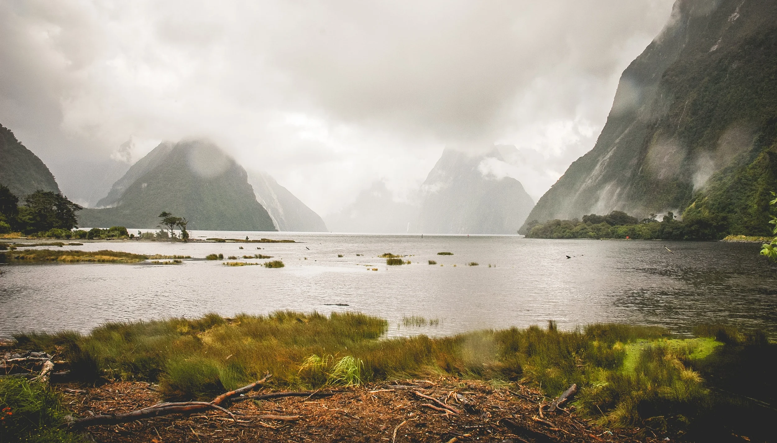 milford-sound-new-zealand-picjumbo-com.jpg