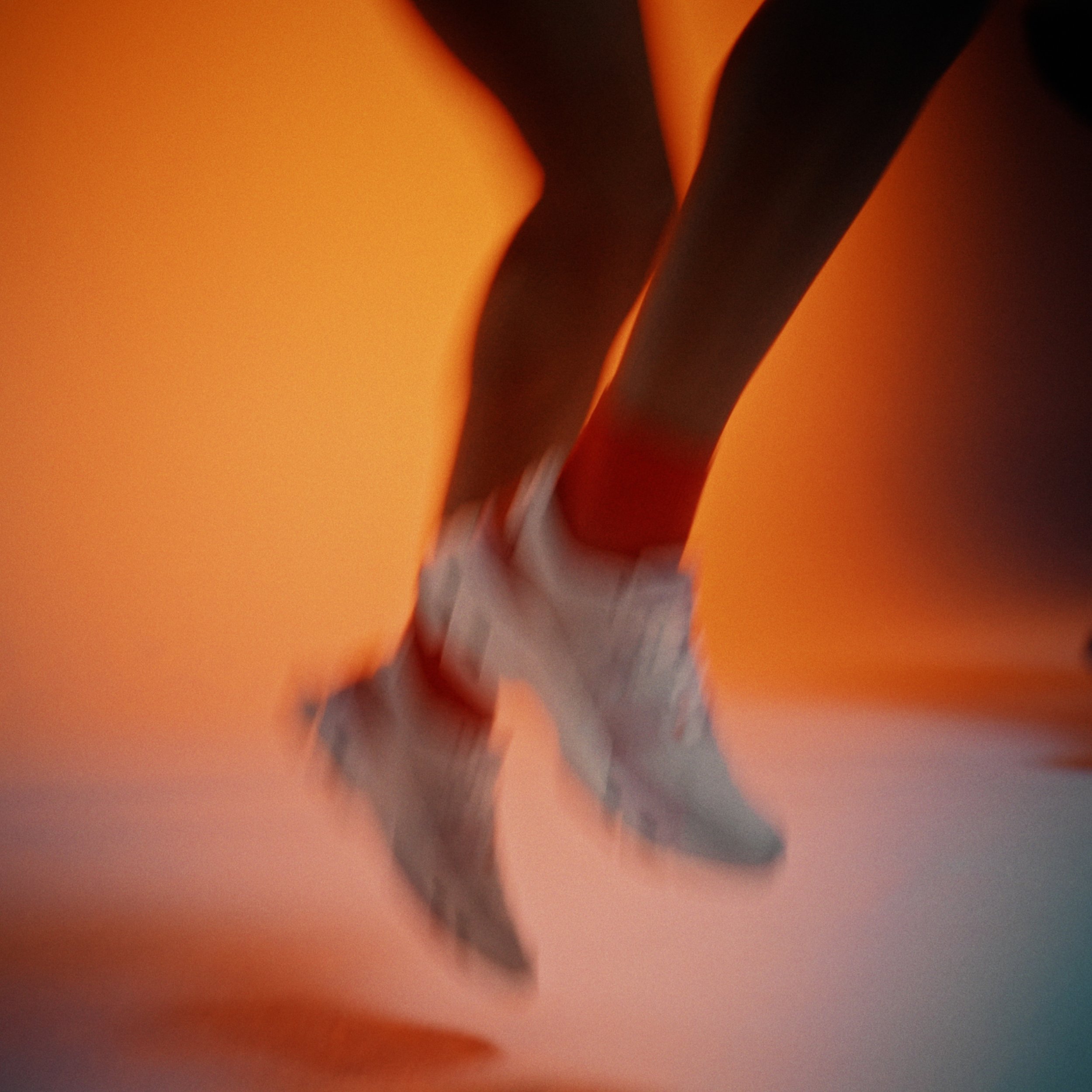 ON CLOUDPULSE • DIR: LUCIE ROX