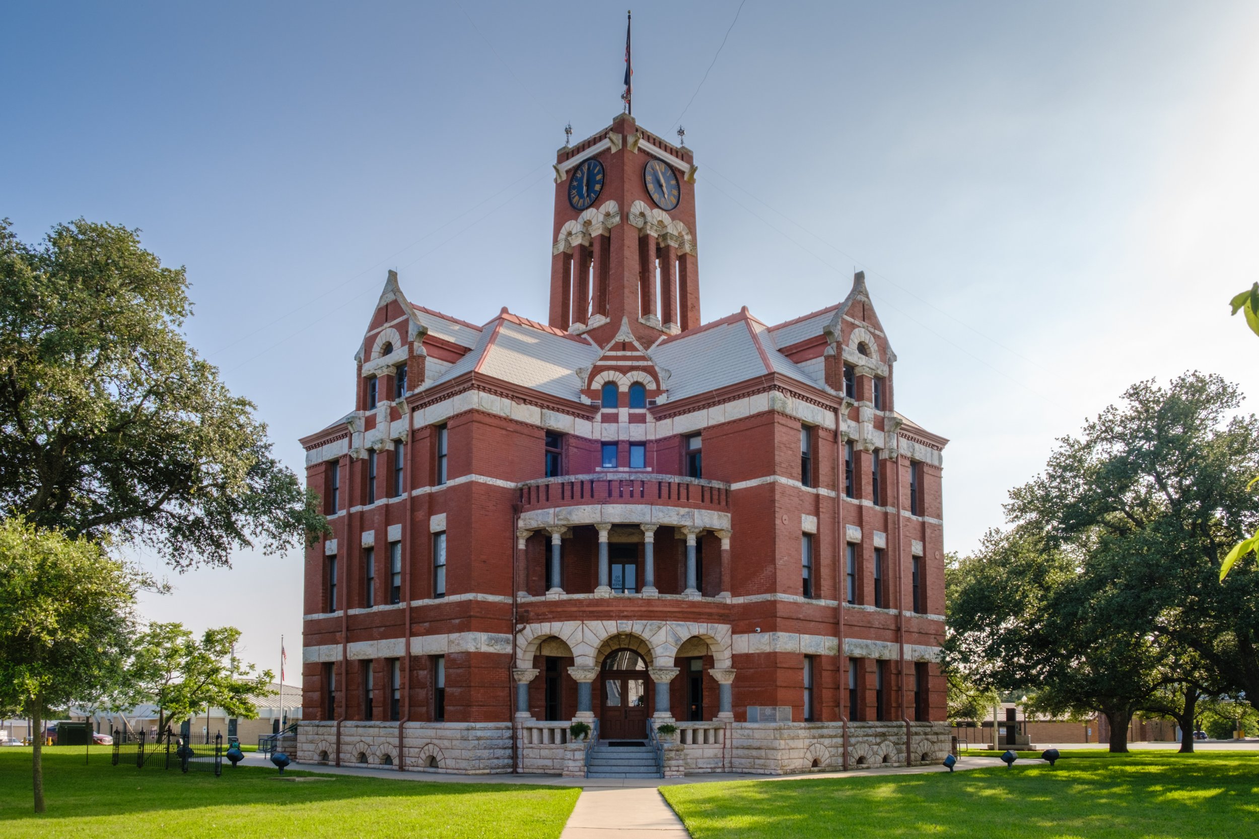 Town Square and Historic Lee County Courthouse built in 1899_iStock-1151088940.jpg