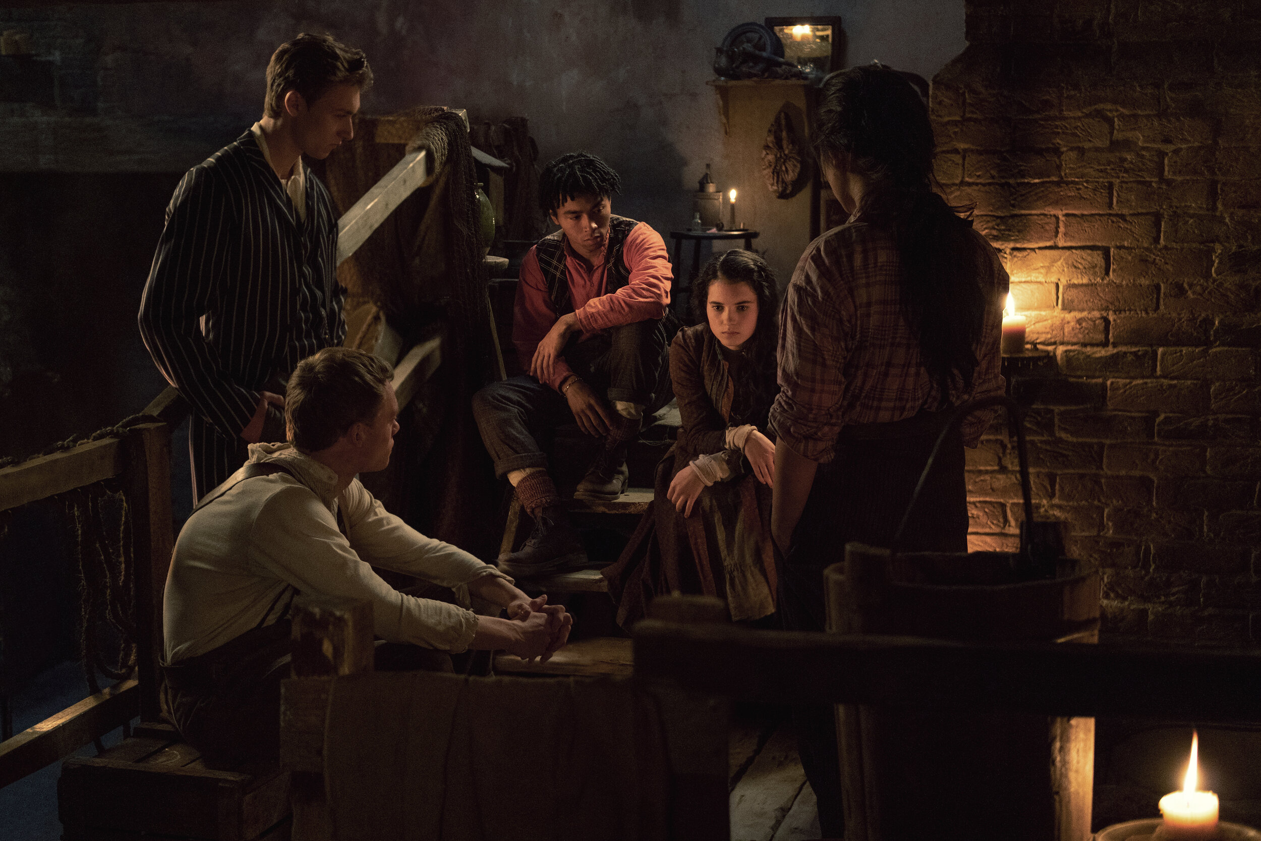 Teaser trailer and first look photos of The Irregulars released