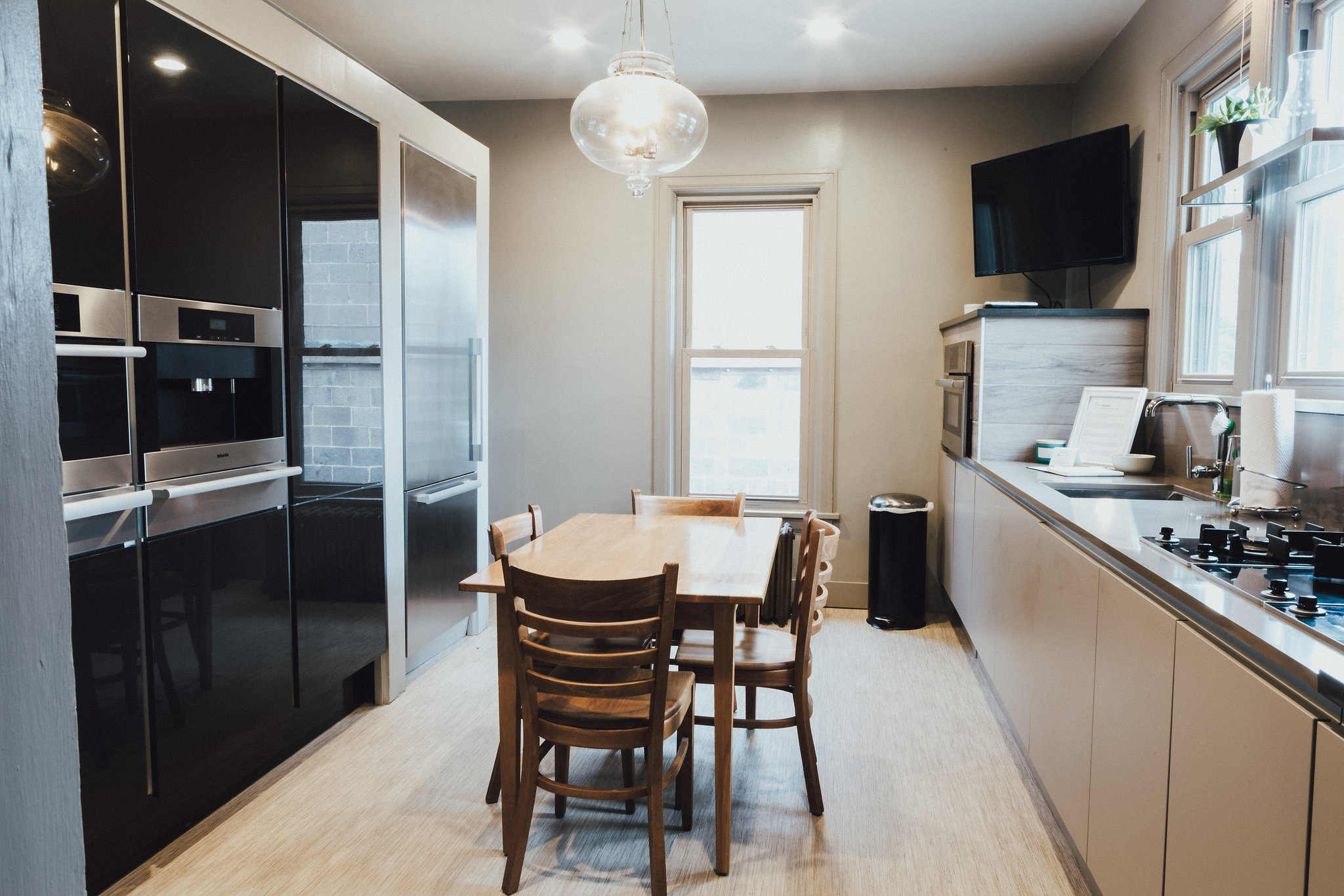 3rd-Coast-Vacation-Marquette-MI-The-Loft-Vafa-Photo-2.jpg