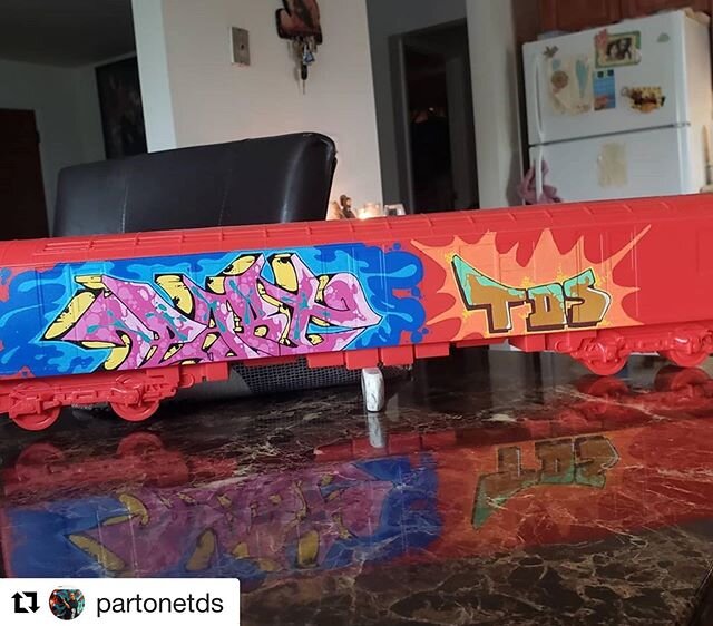 Another great ACS train on the red blank by the homie @partonetds - buy your own blank at link in our bio! #Repost @partonetds with @get_repost
・・・
#coronavirus survival series continues @allcitystyle redrobin train now available #partonetds #tc5 #ex