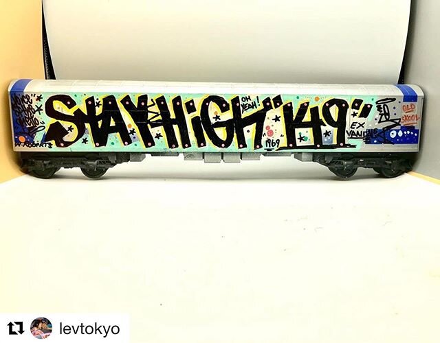 #allcitystyle train by Stay High 149 from forever ago, the first ACS show at the shop / gallery of @levtokyo - been a long time! Thanks Lev. #Repost @levtokyo with @get_repost
・・・
Remembering STAY HIGH &ldquo; 149&rdquo; , A Superstar of Graffiti ,A 