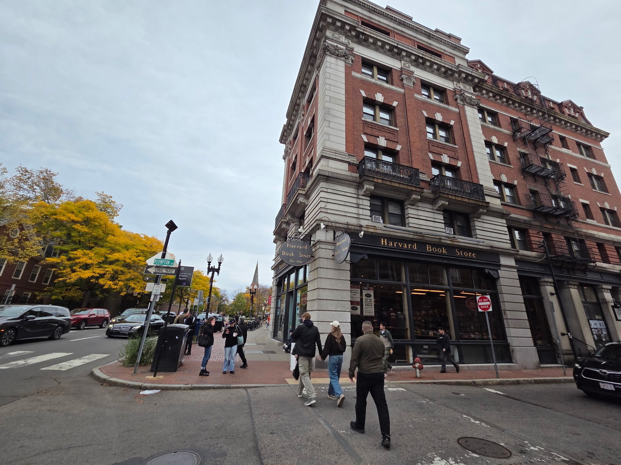 The Harvard Book Store, a longstanding Harvard Square landmark. Photo: GoBoston.