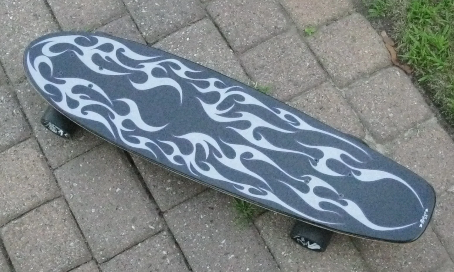 I like the Tribal design on this one. 